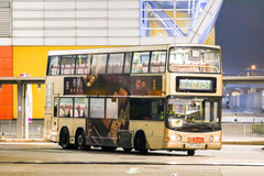 KT4404 @ X34 由 KZ2356 於 機場博覽館巴士總站面向航展道梯(博覽館E22系梯)拍攝