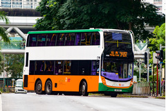 UW182 @ 701 由 -> 香港人 <- 於 海麗邨巴士總站右轉深旺道梯(出海麗邨巴士總站梯)拍攝