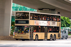 JM3592 @ 290A 由 -> 香港人 <- 於 大河道右轉青山公路荃灣段門(大河道門)拍攝
