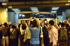 JD4215 @ 8 由 JB9381.HT9655 於 九龍鐵路站巴士總站入站門(九地入站門)拍攝